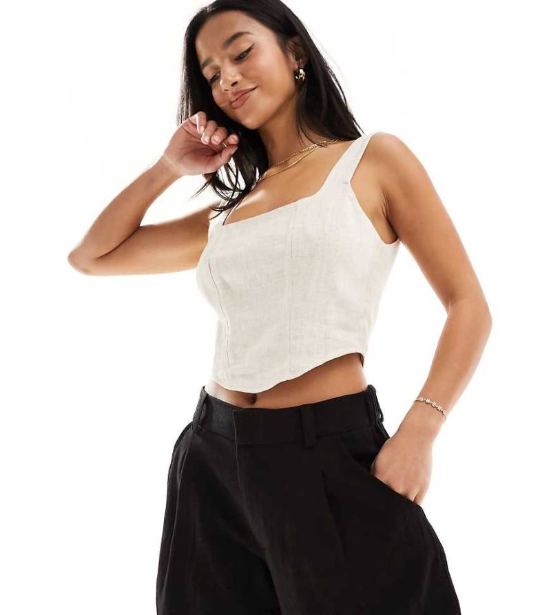 ASOS DESIGN Petite - Dad-Shorts in Schwarz mit Leinenanteil von ASOS Petite