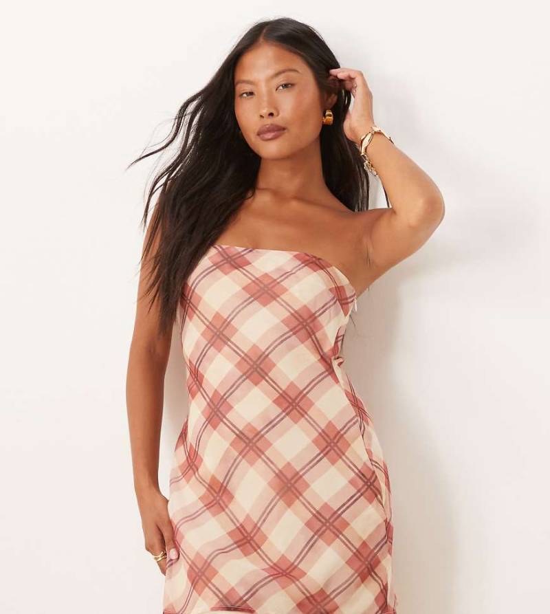 ASOS DESIGN Petite - Doppellagiges, schulterfreies Minikleid in Rosa kariert-Bunt von ASOS Petite