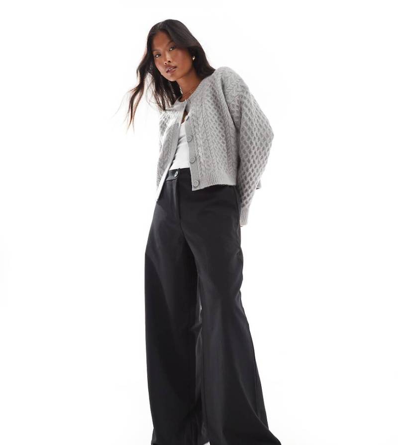 ASOS DESIGN Petite - Elegante Hose in Schwarz mit lockerem, geradem Schnitt von ASOS Petite