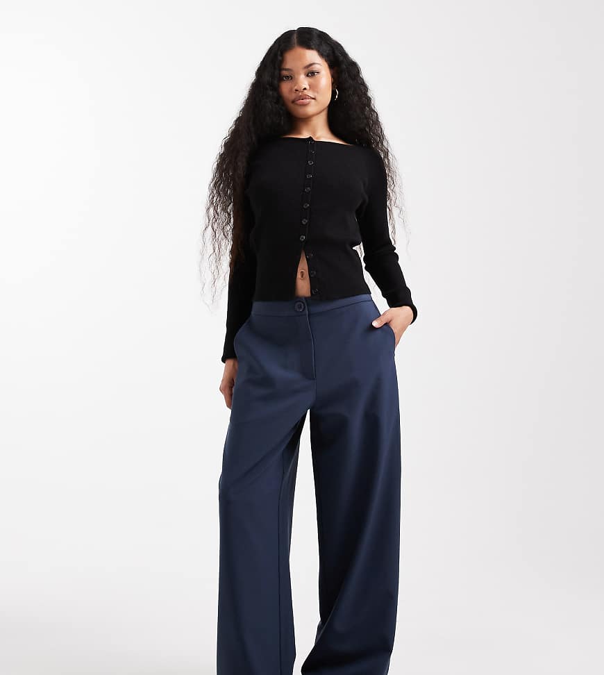 ASOS DESIGN Petite - Elegante Hose in Navy mit lockerem, geradem Schnitt-Marineblau von ASOS Petite