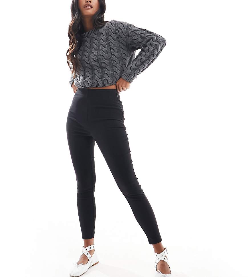 ASOS DESIGN Petite - Elegante Hose in Schwarz mit engem Schnitt und hohem Bund von ASOS Petite