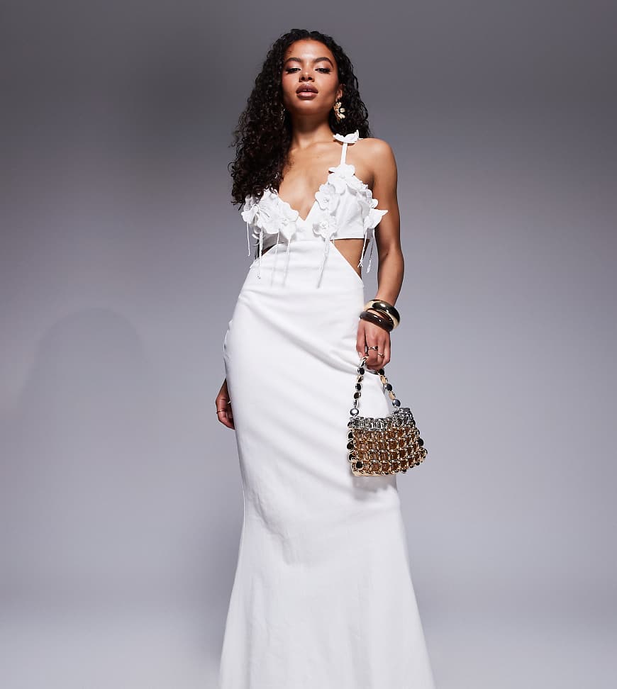 ASOS DESIGN Petite - Gehäkeltes Maxikleid aus Leinen in Elfenbein mit Verzierung und Zierausschnitt an der Brust-Weiß ASOS DESIGN Petite - Gehäkeltes Maxikleid aus Leinen in Elfenbein mit Verzierung und Zierausschnitt an der Brust-Weiß von ASOS Petite