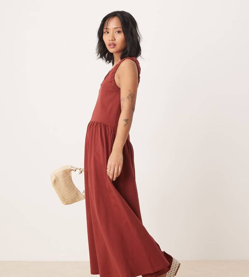 ASOS DESIGN Petite - Gerafftes Midikleid in Rost mit U-Ausschnitt und gesmokten Details-Grün von ASOS Petite