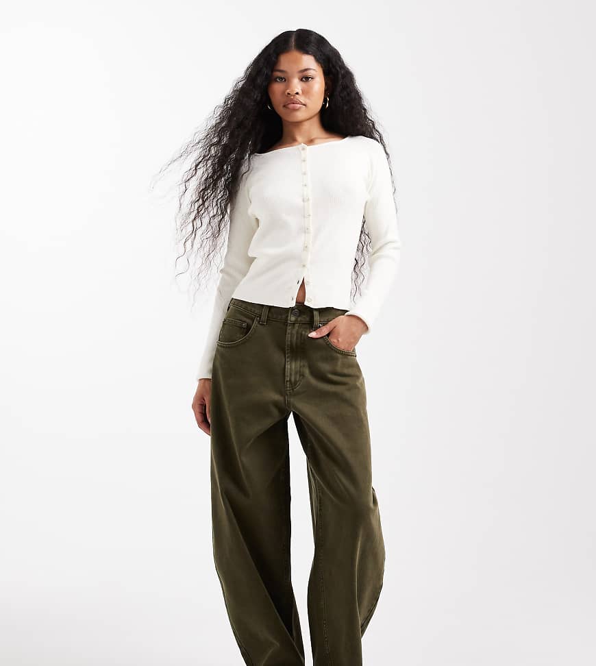 ASOS DESIGN Petite - Jeans in Khaki mit weitem, abgerundetem Bein und hohem Bund-Grün ASOS DESIGN Petite - Jeans in Khaki mit weitem, abgerundetem Bein und hohem Bund-Grün von ASOS Petite