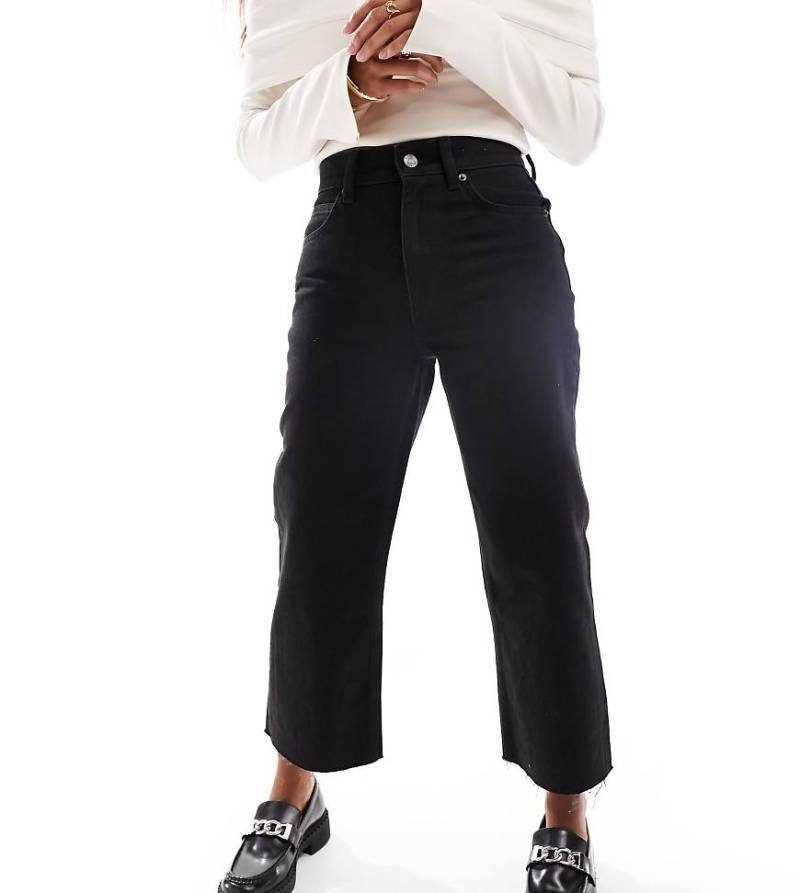 ASOS DESIGN Petite - Knöchellange, gerade geschnittene Jeans in reinem Schwarz von ASOS Petite