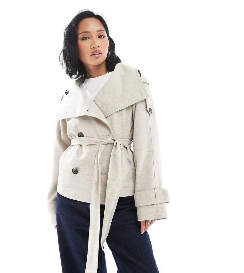 ASOS DESIGN Petite - Kurzer Trenchcoat in Leinenoptik in Steinbeige-Neutral von ASOS Petite