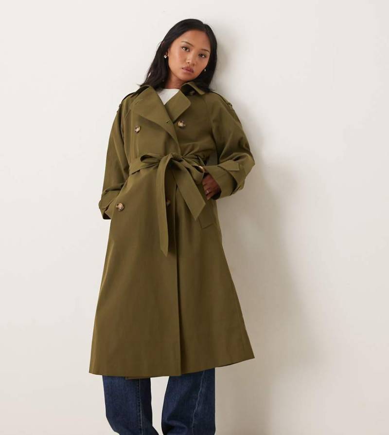 ASOS DESIGN Petite - Lang geschnittener Trenchcoat in Olivgrün von ASOS Petite