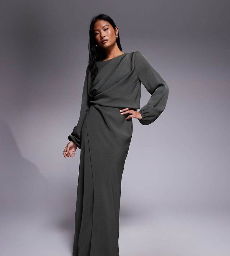 ASOS DESIGN Petite - Langärmliges Maxikleid in Khaki mit Rückenausschnitt und Twist-Detail in der Taille-Grün von ASOS Petite