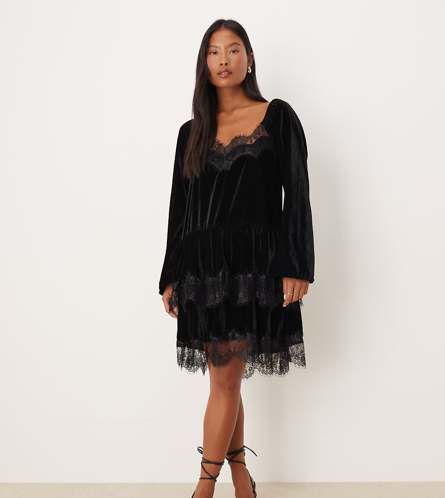 ASOS DESIGN Petite - Langärmliges Samt-Minikleid in Schwarz mit Herzausschnitt von ASOS Petite