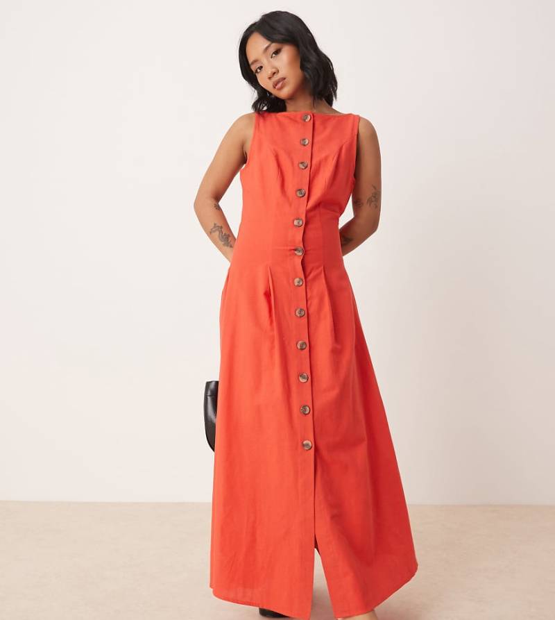 ASOS DESIGN Petite - Maxi-Westenkleid in leuchtendem Rot mit Knopfleiste und U-Boot-Ausschnitt von ASOS Petite
