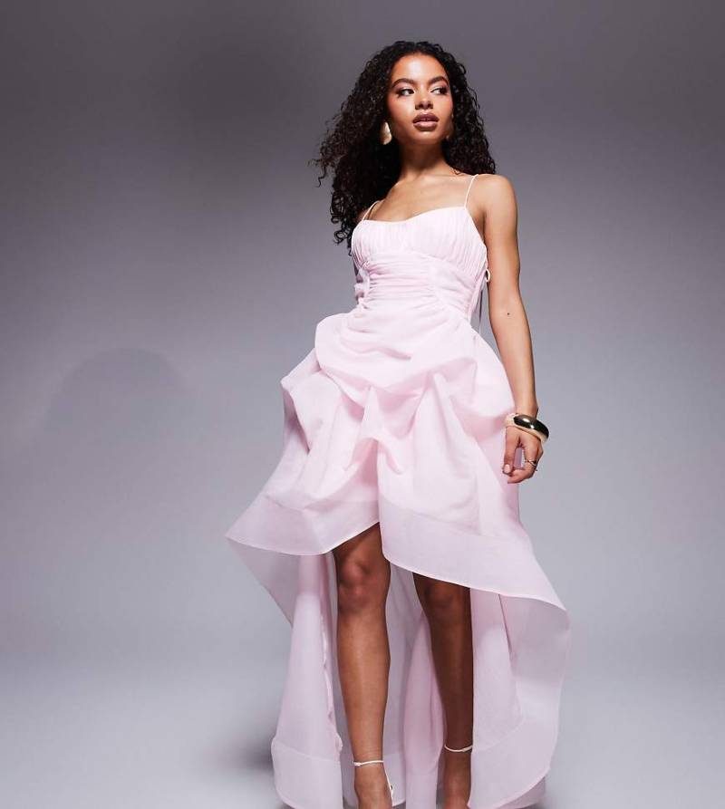 ASOS DESIGN Petite - Maxikleid aus Organdie in Rosa mit drapiertem Rock und hinten längerem Saum von ASOS Petite