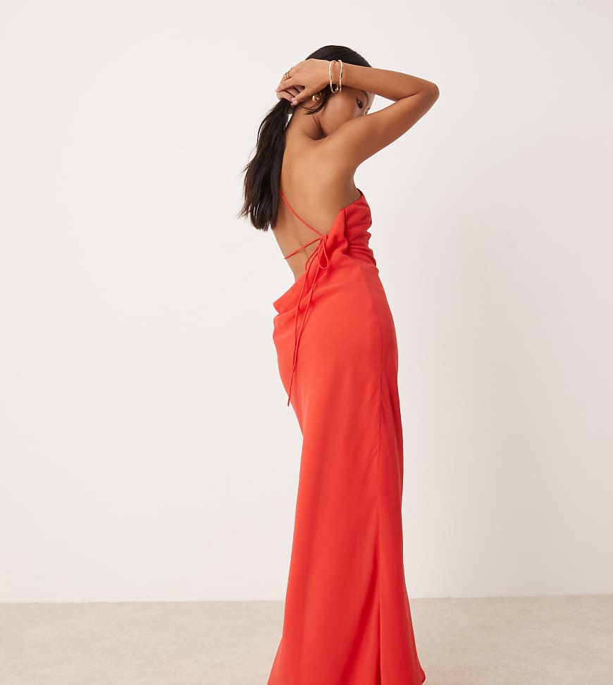 ASOS DESIGN Petite - Maxikleid in Rot mit One-Shoulder-Träger und Rückenausschnitt von ASOS Petite