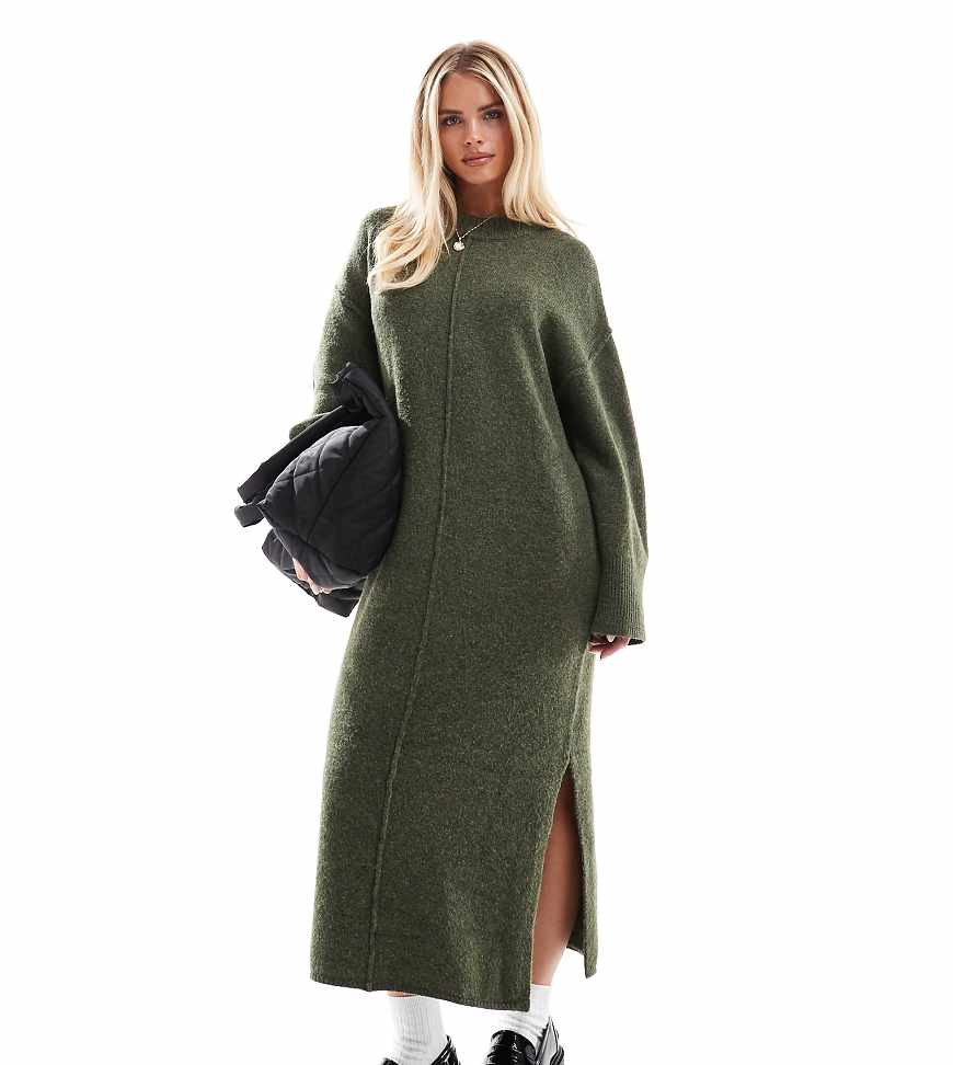 ASOS DESIGN Petite - Midaxi-Strickkleid in Khaki mit Ziernaht auf der Vorderseite-Grau von ASOS Petite