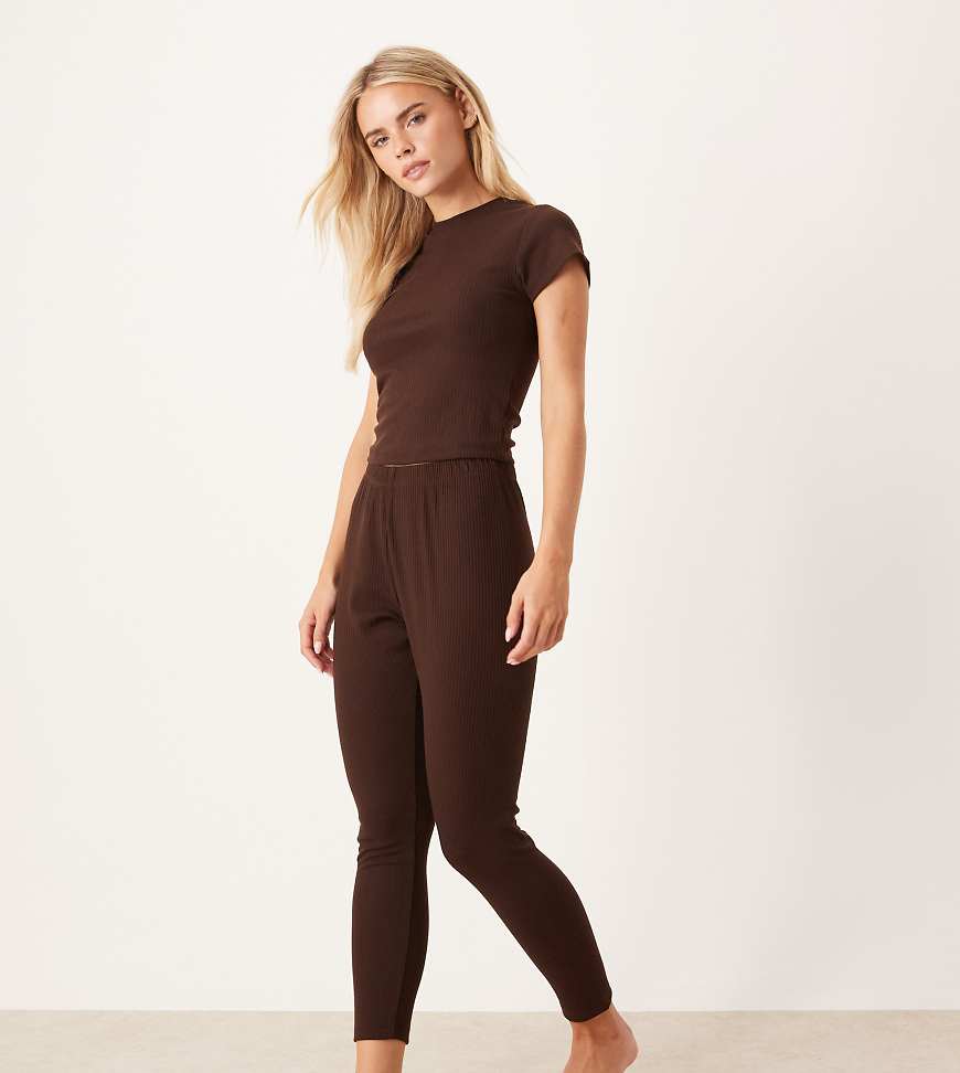 ASOS DESIGN Petite - Mix & Match - Gerippte Lounge-Leggings in Schokobraun-Brown von ASOS Petite