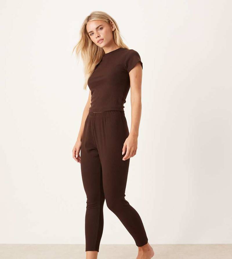 ASOS DESIGN Petite - Mix & Match - Gerippte Lounge-Leggings in Schokobraun-Brown von ASOS Petite