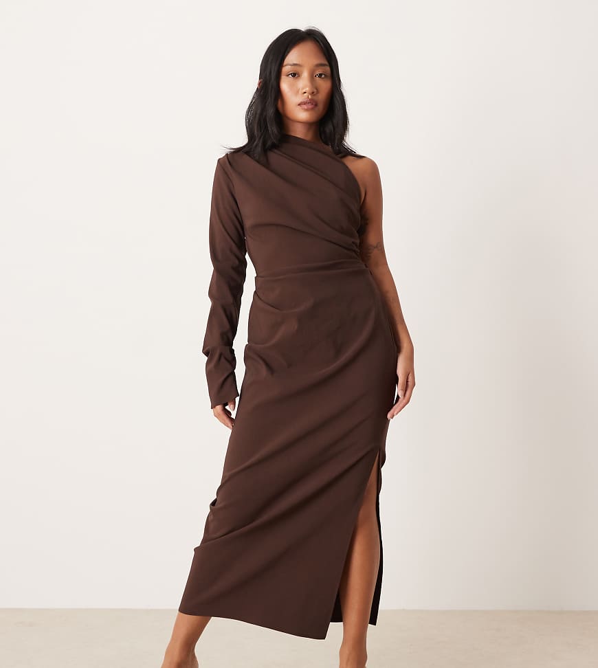 ASOS DESIGN Petite - One-Shoulder-Midikleid in Schokobraun mit Drapierung-Grau ASOS DESIGN Petite - One-Shoulder-Midikleid in Schokobraun mit Drapierung-Grau von ASOS Petite