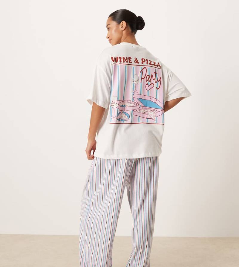 ASOS DESIGN Petite - Pyjama mit Oversize-T-Shirt mit „Wine & Pizza"-Grafikprint und Jerseyhose mit weitem Bein-Bunt von ASOS Petite