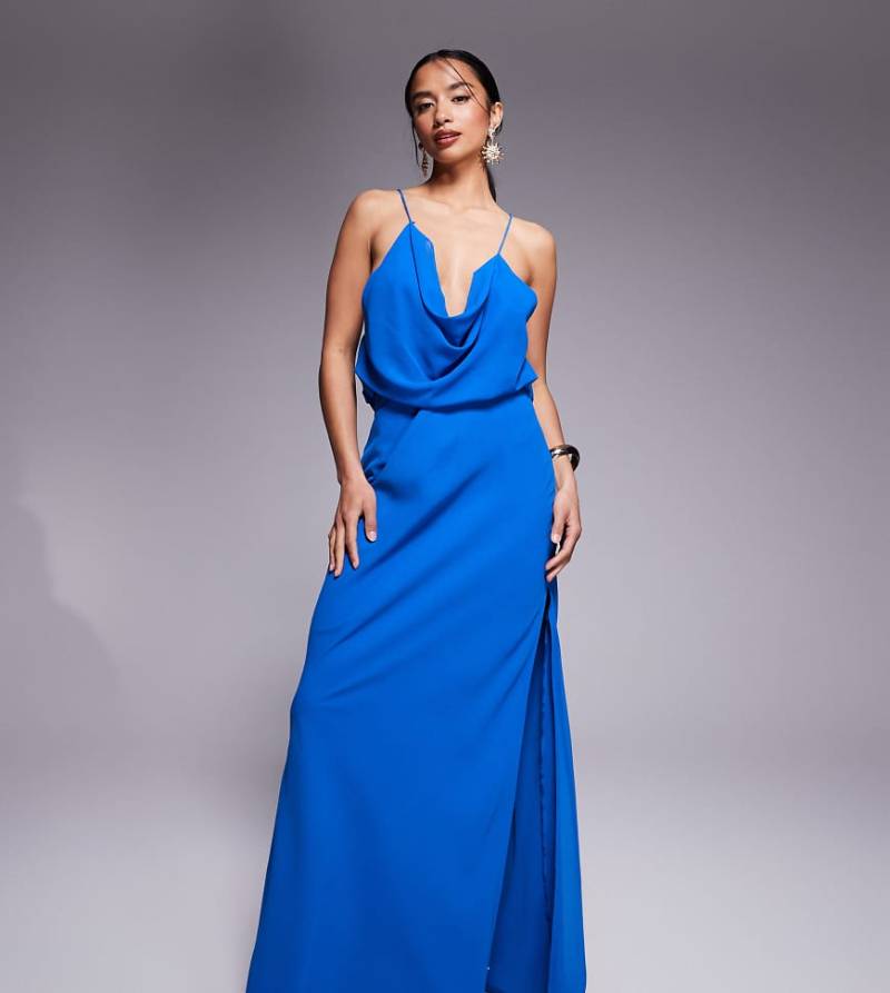 ASOS DESIGN Petite - Racerback-Maxikleid in Blau mit Riemchen-Trägern und Wasserfallausschnitt vorn von ASOS Petite