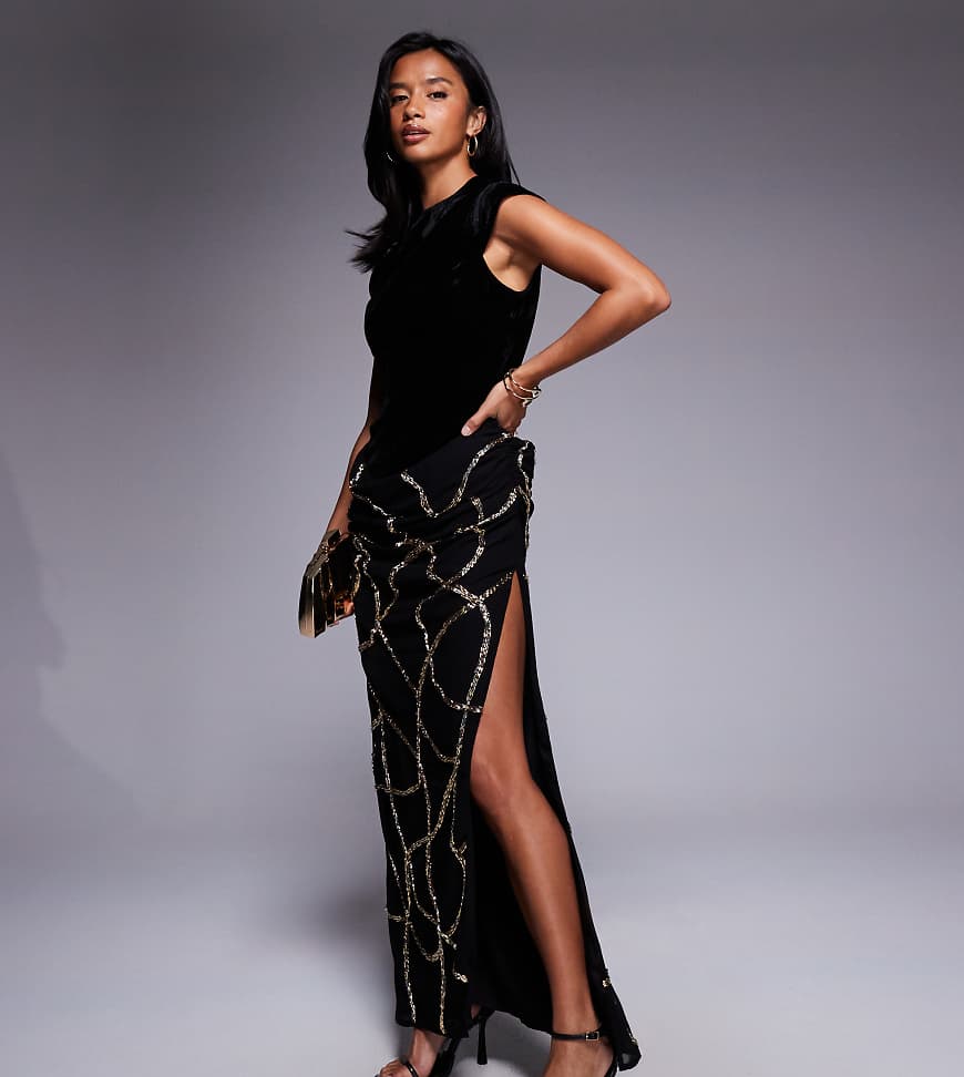 ASOS DESIGN Petite - Samtkleid in Schwarz mit figurbetontem Oberteil und drapiertem, verziertem Rock-Overlay von ASOS Petite