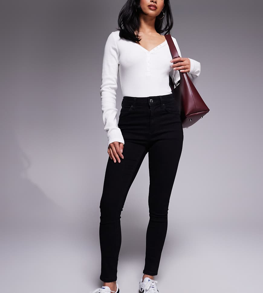 ASOS DESIGN Petite - Skinny-Jeans in Schwarz von ASOS Petite