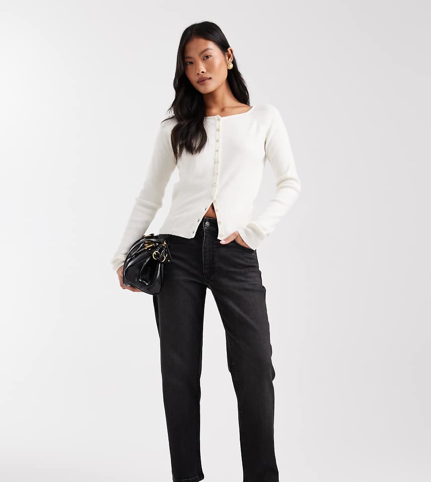 ASOS DESIGN Petite - Slim-Fit-Comfort-Jeans in Schwarz von ASOS Petite