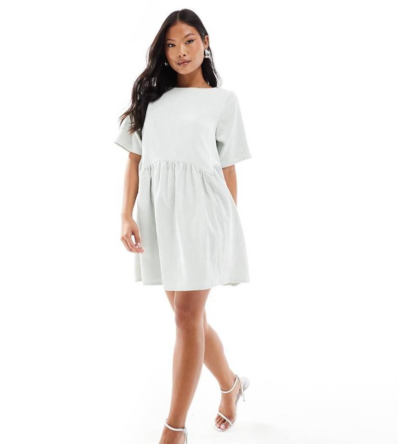 ASOS DESIGN Petite - T-Shirt-Hängerkleid aus Cord in Minzgrün mit Ziernaht in der Taille von ASOS Petite