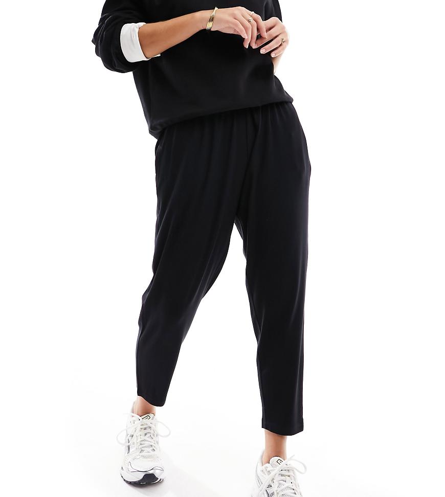 ASOS DESIGN Petite - Ultimate - Jersey-Jogginghose in Schwarz von ASOS Petite