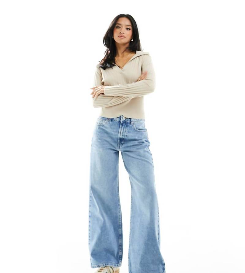 ASOS DESIGN Petite - Weite Dad-Jeans in Blau von ASOS Petite