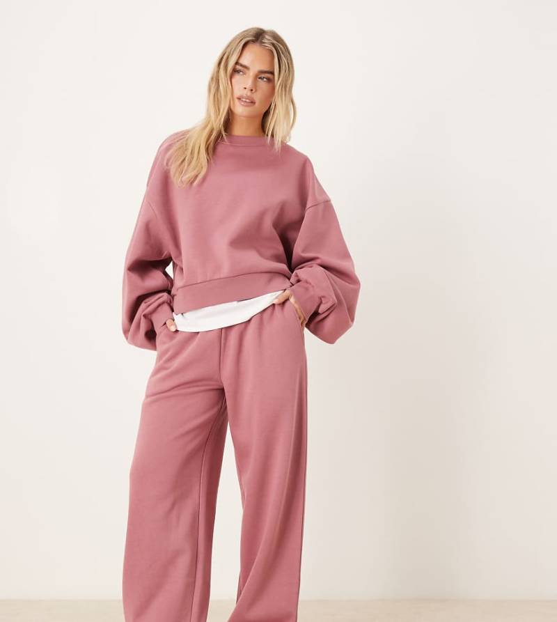 ASOS DESIGN Petite - Weite Jogginghose in Rosé mit weicher Innenseite-Rosa von ASOS Petite