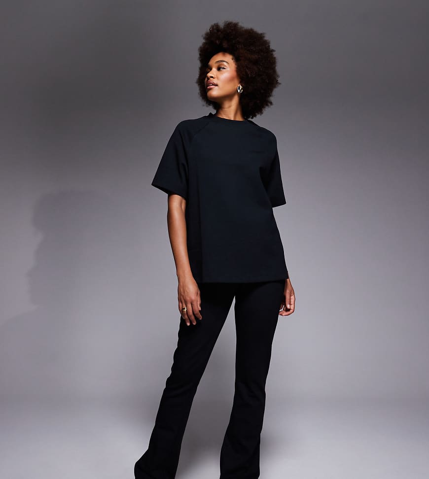 ASOS DESIGN Tall - Ausgestellte Jogginghose aus Interlock-Stoff in Schwarz, Kombiteil von ASOS Tall