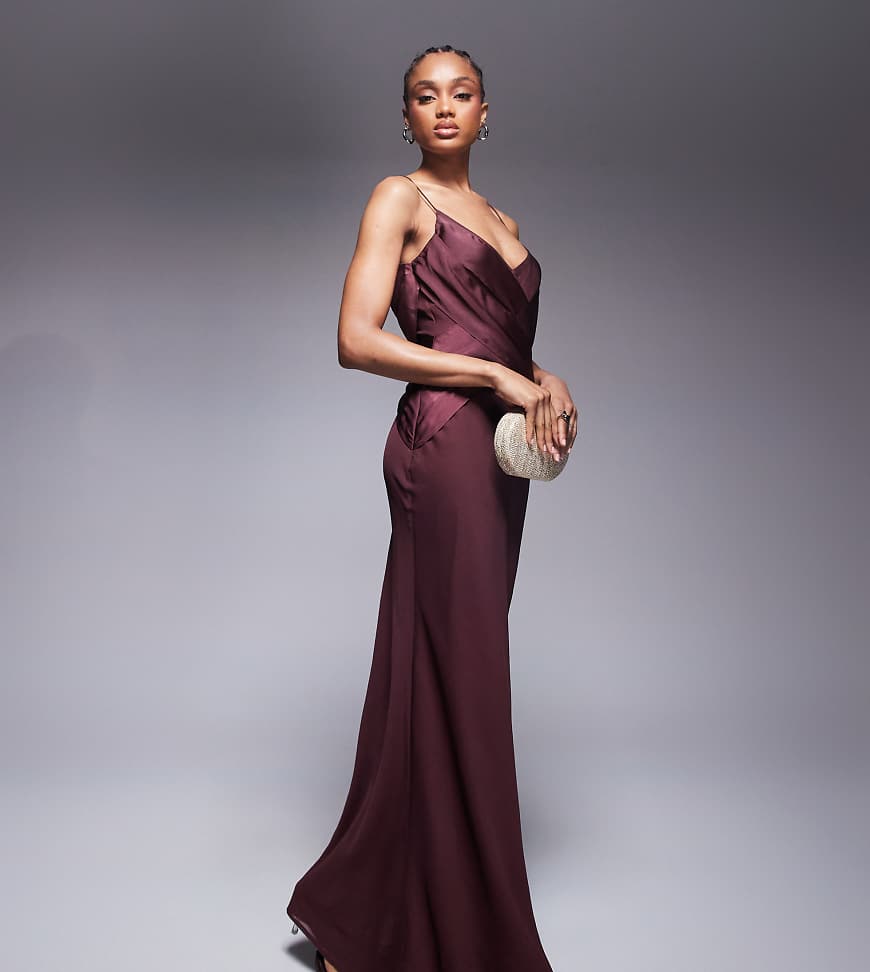 ASOS DESIGN Tall - Camisole-Maxikleid in Schokobraun aus Chiffon mit Satin-Overlay auf der Brustseite von ASOS Tall