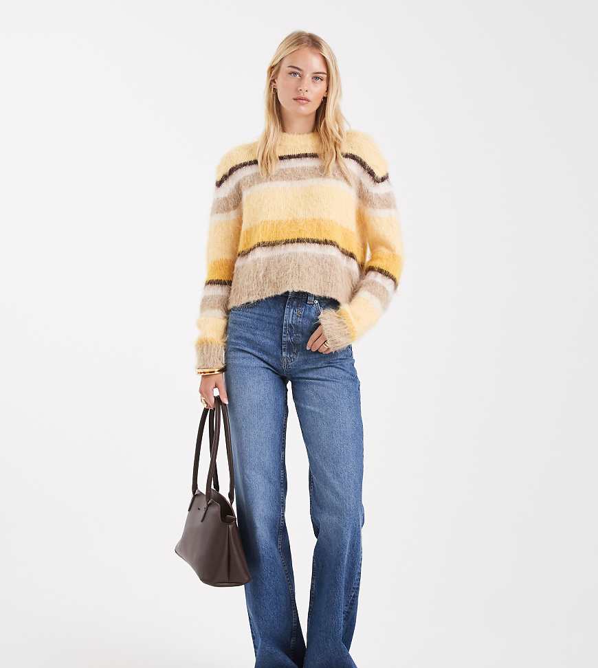 ASOS DESIGN Tall - Circular Design Collection - Dad-Jeans in Mittelblau mit weitem Bein von ASOS Tall
