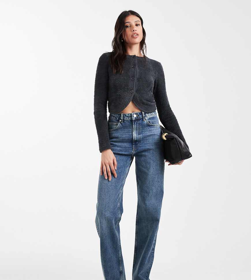 ASOS DESIGN Tall - Comfort-Stretch-Jeans in Vintage-Waschung mit geradem Bein-Blau von ASOS Tall