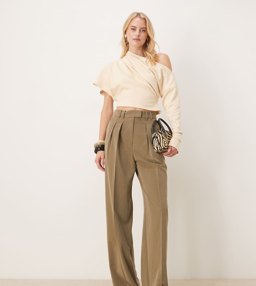 ASOS DESIGN Tall - Elegante Hose in Olivgrün mit weitem Bein und Bundfalten von ASOS Tall