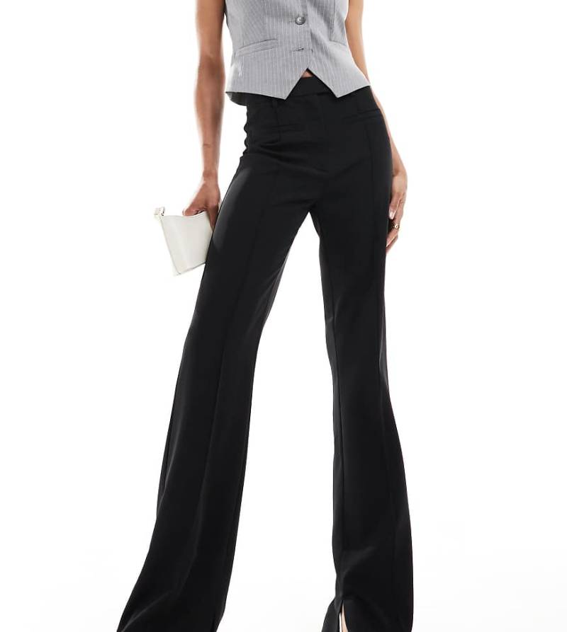ASOS DESIGN Tall - Figurbetonte, elegante Schlaghose in Schwarz mit engem Schnitt von ASOS Tall