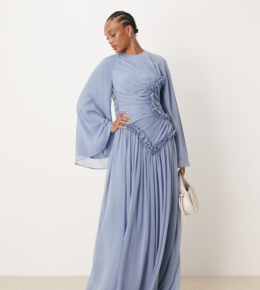 ASOS DESIGN Tall - Gerafftes Maxikleid aus Kräusel-Chiffon in Blau mit Mikrorüschen ASOS DESIGN Tall - Gerafftes Maxikleid aus Kräusel-Chiffon in Blau mit Mikrorüschen von ASOS Tall