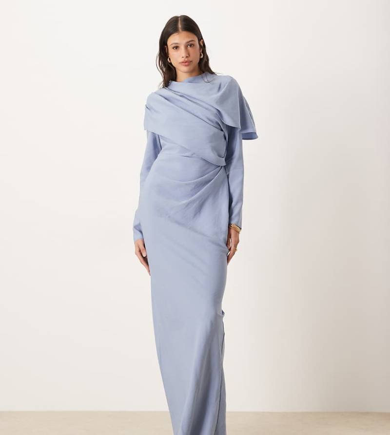 ASOS DESIGN Tall - Hochgeschlossenes Maxikleid in Mittelblau mit drapiertem Oberteil ASOS DESIGN Tall - Hochgeschlossenes Maxikleid in Mittelblau mit drapiertem Oberteil von ASOS Tall