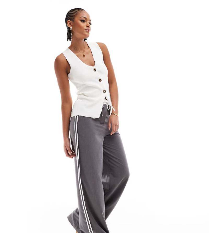 ASOS DESIGN Tall - Hose in Grau mit Kontrasteinsätzen von ASOS Tall