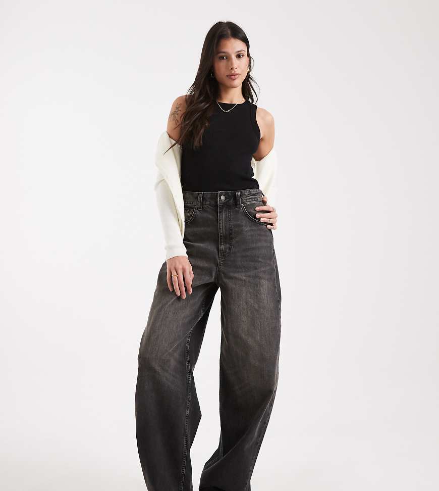 ASOS DESIGN Tall - Jeans in Schwarz mit weitem, abgerundetem Bein und hohem Bund von ASOS Tall