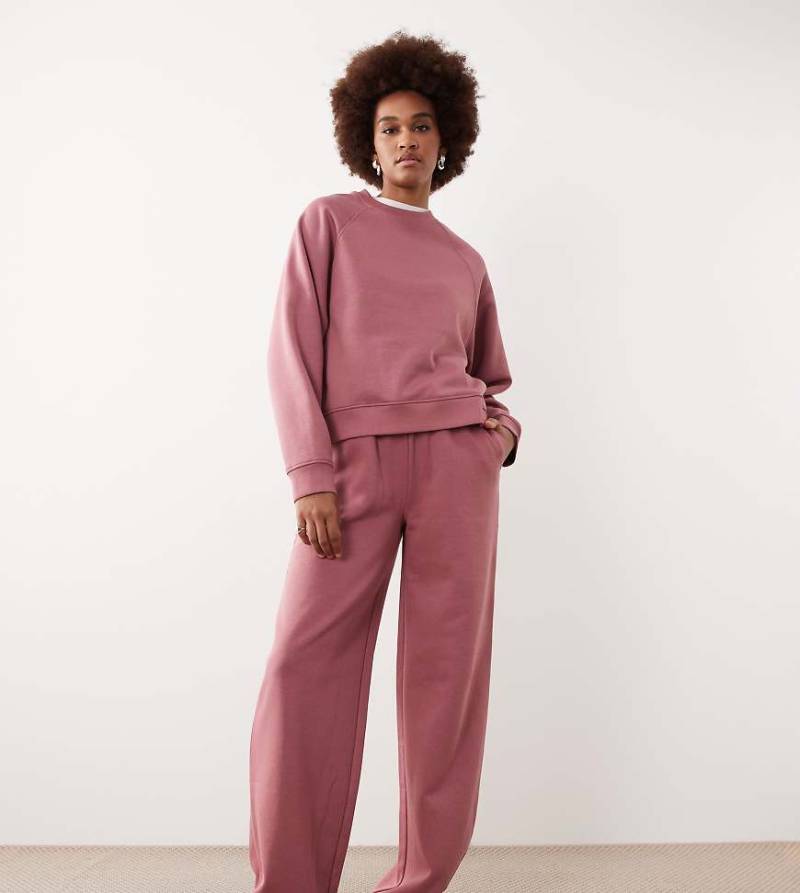 ASOS DESIGN Tall - Jogginghose in Rosé mit weicher Innenseite und weitem Bein-Rosa von ASOS Tall