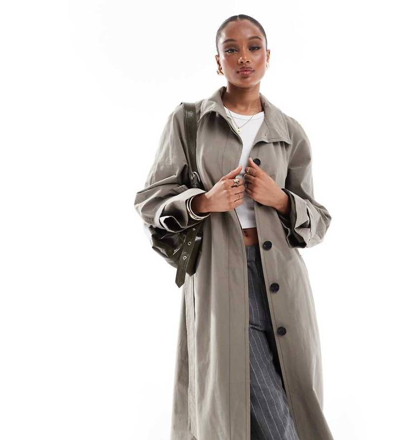 ASOS DESIGN Tall - Lang geschnittener Oversize-Trenchcoat in Pilzbraun mit Stehkragen von ASOS Tall