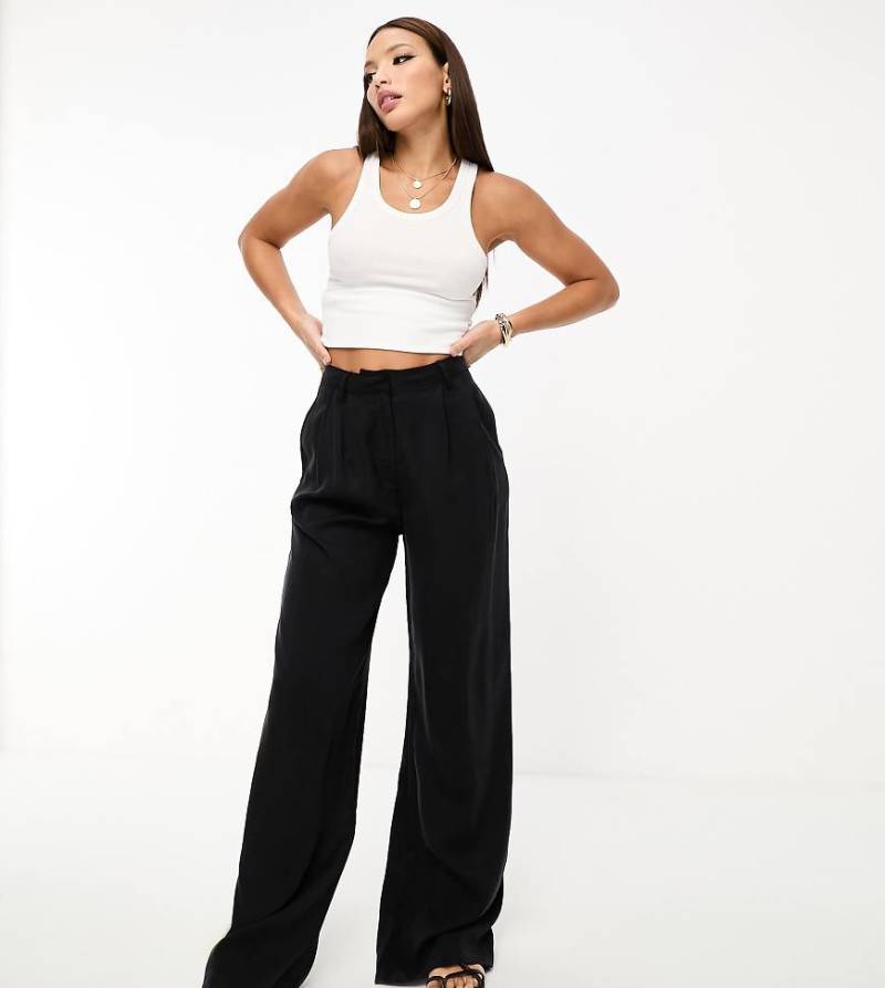 ASOS DESIGN Tall - Legere Hose in Schwarz mit weitem Bein von ASOS Tall