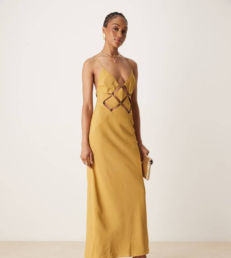 ASOS DESIGN Tall - Maxi-Trägerkleid in Gold mit Cut-outs und Perlenverzierung-Goldfarben von ASOS Tall