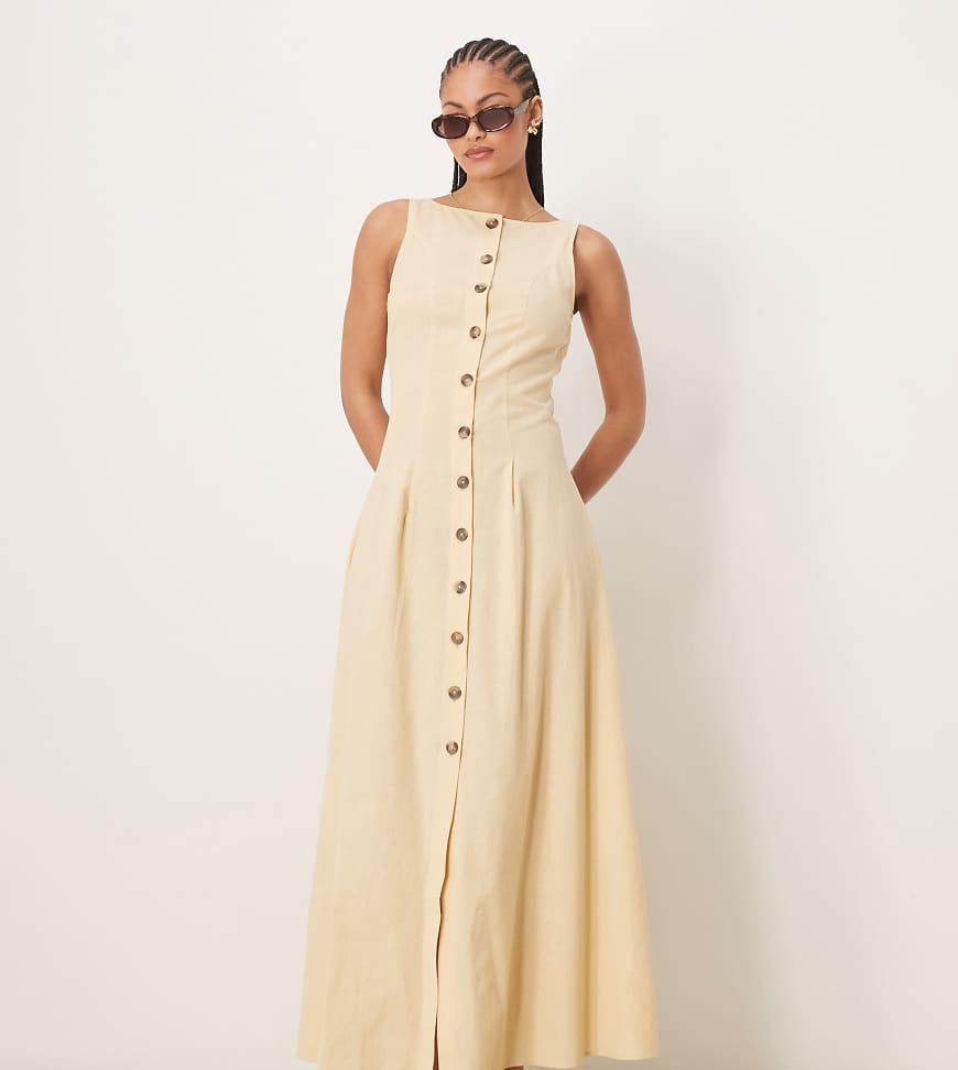 ASOS DESIGN Tall - Maxi-Westenkleid in Strohgelb mit Knopfleiste und U-Boot-Ausschnitt-Neutral ASOS DESIGN Tall - Maxi-Westenkleid in Strohgelb mit Knopfleiste und U-Boot-Ausschnitt-Neutral von ASOS Tall