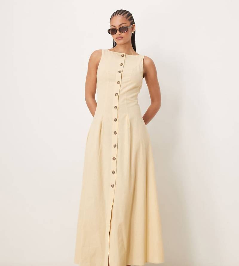 ASOS DESIGN Tall - Maxi-Westenkleid in Strohgelb mit Knopfleiste und U-Boot-Ausschnitt-Neutral von ASOS Tall