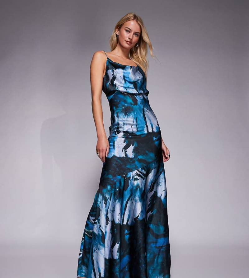 ASOS DESIGN Tall - Maxikleid aus Satin mit Riemchenträgern, Bindeband am Rücken, dunkelblauem abstraktem Muster und Wasserfallausschnitt vorne-Bunt von ASOS Tall