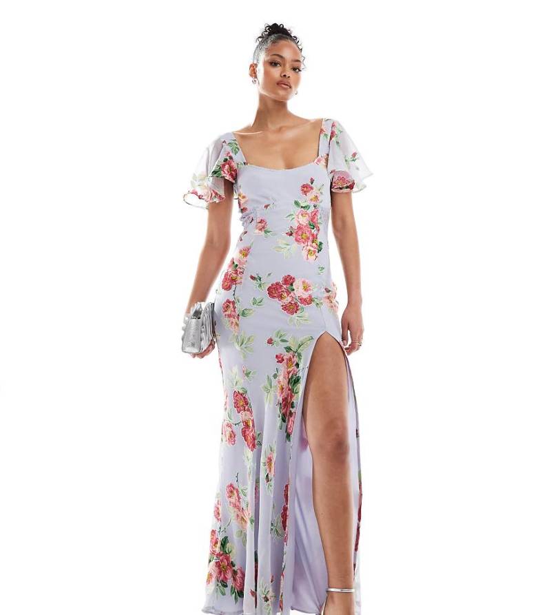 ASOS DESIGN Tall - Maxikleid mit floralem Ausbrennermuster in Blau, Flatterärmeln und Spitzeneinsätzen-Bunt von ASOS Tall