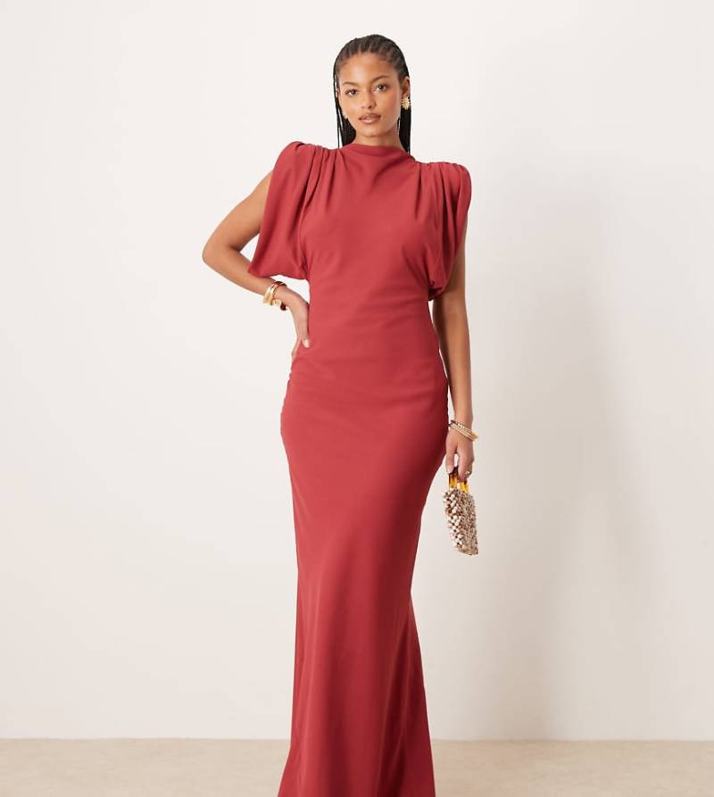 ASOS DESIGN Tall - Midaxi-Kleid aus Satin in kräftigem Rot mit Wasserfall-Rückenausschnitt von ASOS Tall