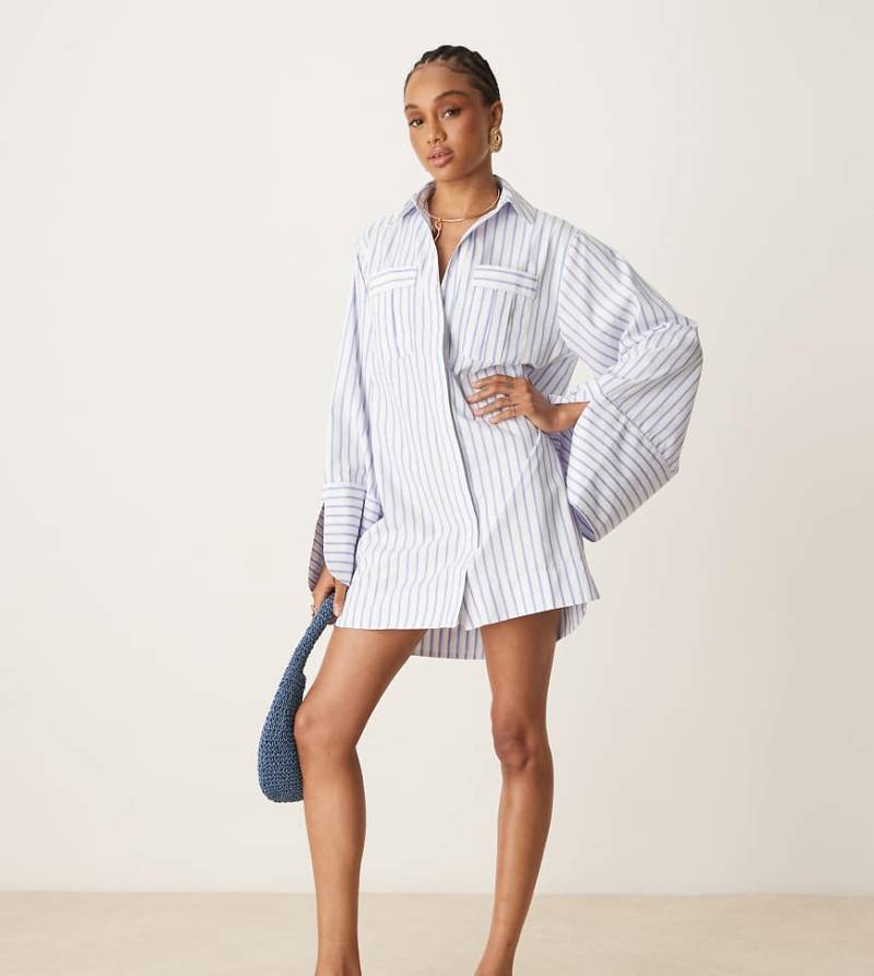 ASOS DESIGN Tall - Mini-Hemdkleid in Blau gestreift mit breiten Bündchen und Oversize-Taschen-Bunt von ASOS Tall