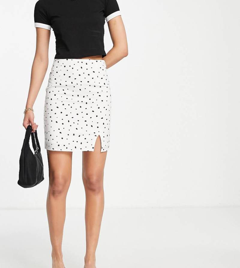 ASOS DESIGN Tall - Minirock in Leinenoptik mit eingekerbtem Saum und Punkten-Bunt ASOS DESIGN Tall - Minirock in Leinenoptik mit eingekerbtem Saum und Punkten-Bunt von ASOS Tall